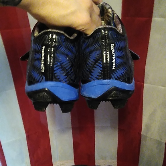 Under Armor Cleats - Picture 3 of 6